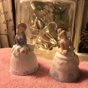 Like New in box Southern Belle Ceramic Dinner Bells​​